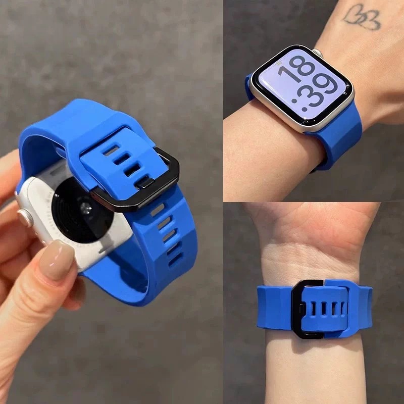 Smartwatch Premium Watches For Men - สายนาฬิกาซิลิโคนแบบนุ่ม พรีเมียม สำหรับ Apple Watch Series